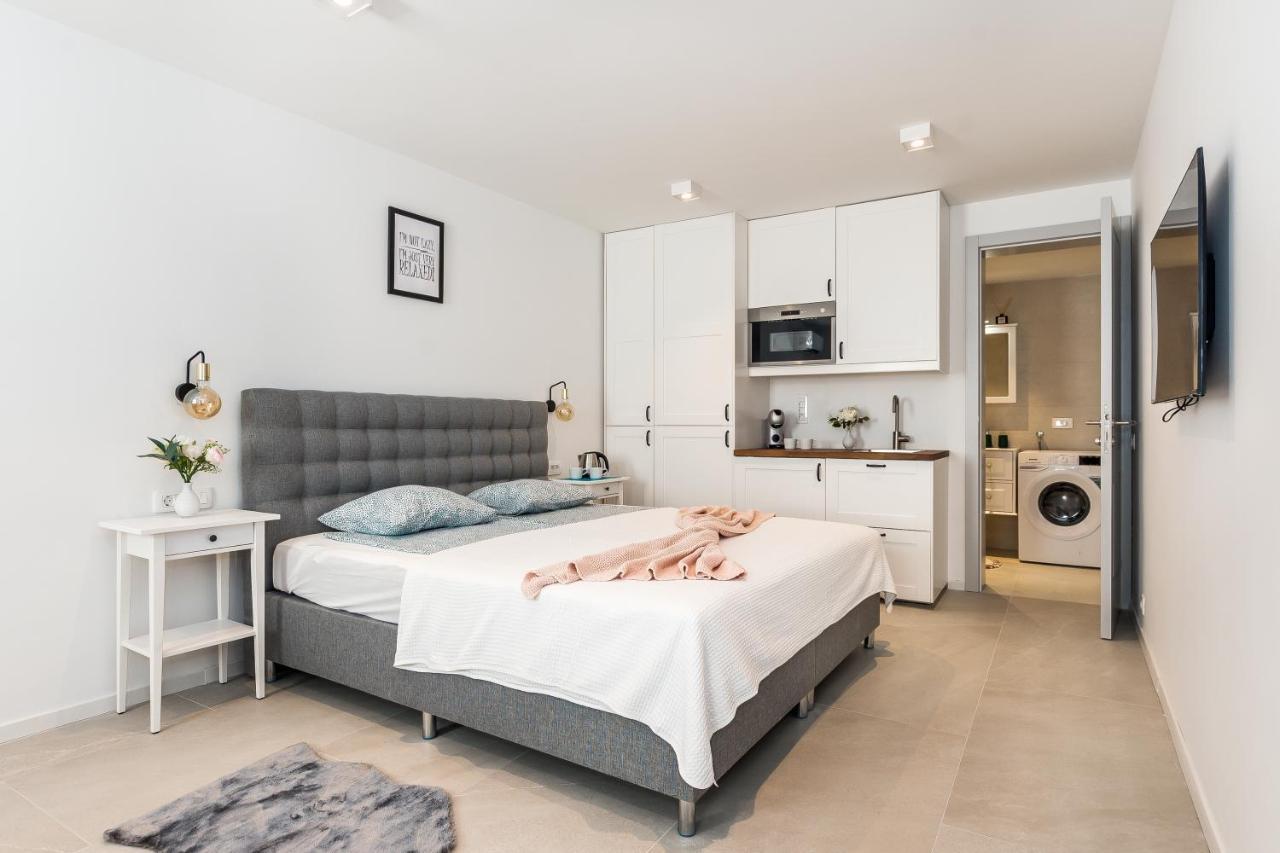 Luxury Azalea Appartement Primošten